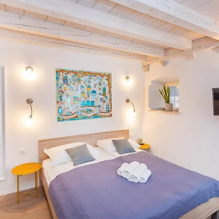 Rafael & Old Town By Duhomes Apartamento