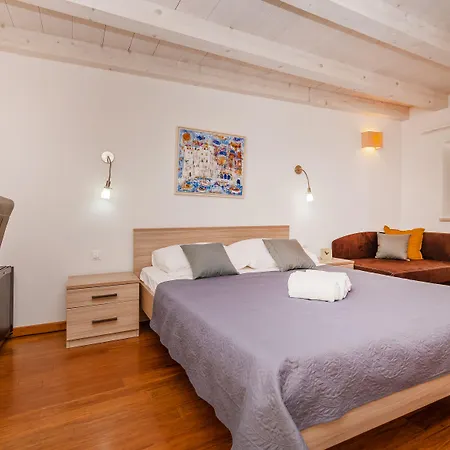 Apartman Rafael & Old Town By Duhomes