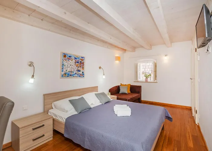 Rafael & Old Town By Duhomes Appartement *