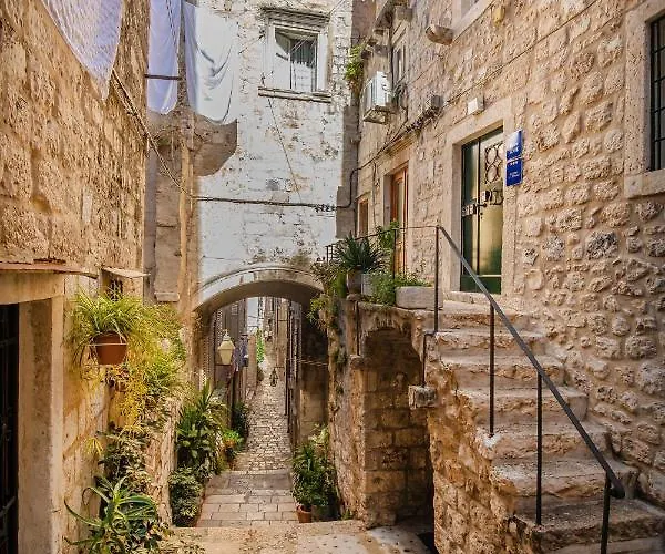 Rafael & Old Town By Duhomes Appartement *