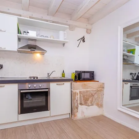 Rafael & Old Town By Duhomes * דוברובניק