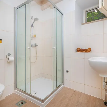 Rafael & Old Town By Duhomes